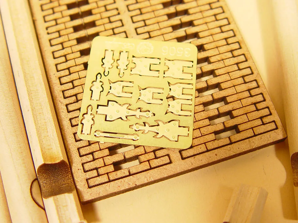 Избушка на курьих ножках + (Расширенный набор для сборки)