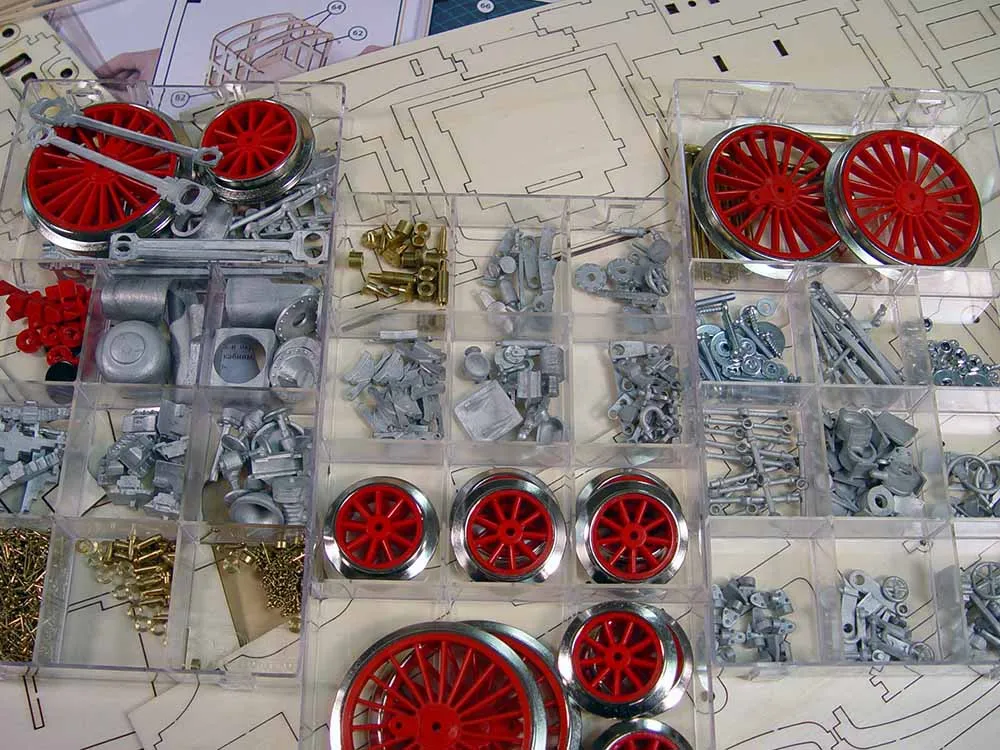 Паровоз сормовский С-68 + (Стартовый набор инструментов)