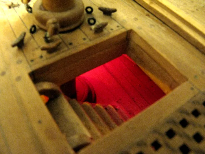 Модель корабля LA SALAMANDRE - Верфь на Столе