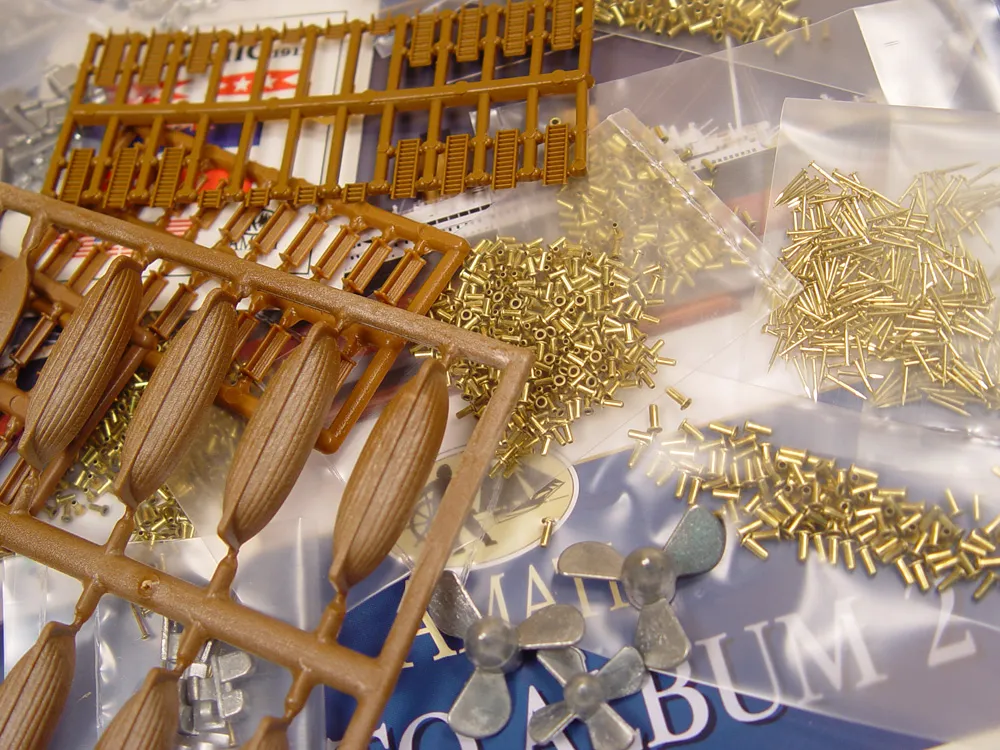 Титаник (RMS Titanic) + (Полный набор инструментов, клея и краски)