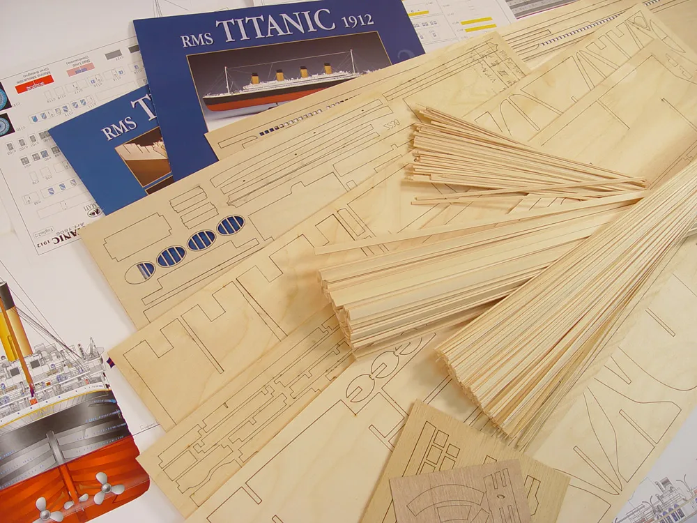 Титаник (RMS Titanic) + (Полный набор инструментов, клея и краски)