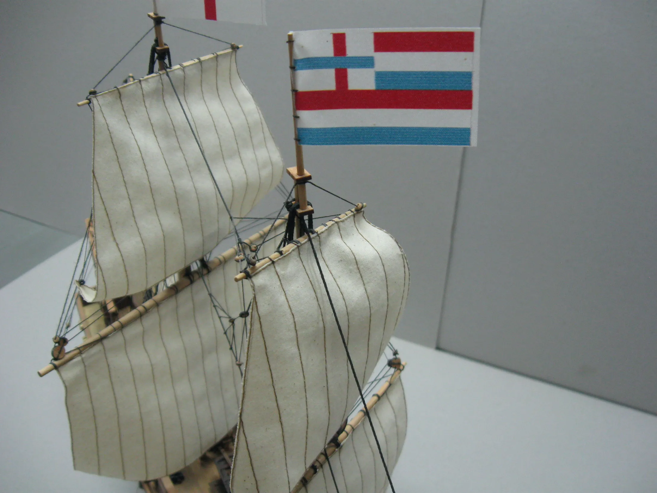 Модель корабля Галеон Золотая Лань - Верфь на Столе