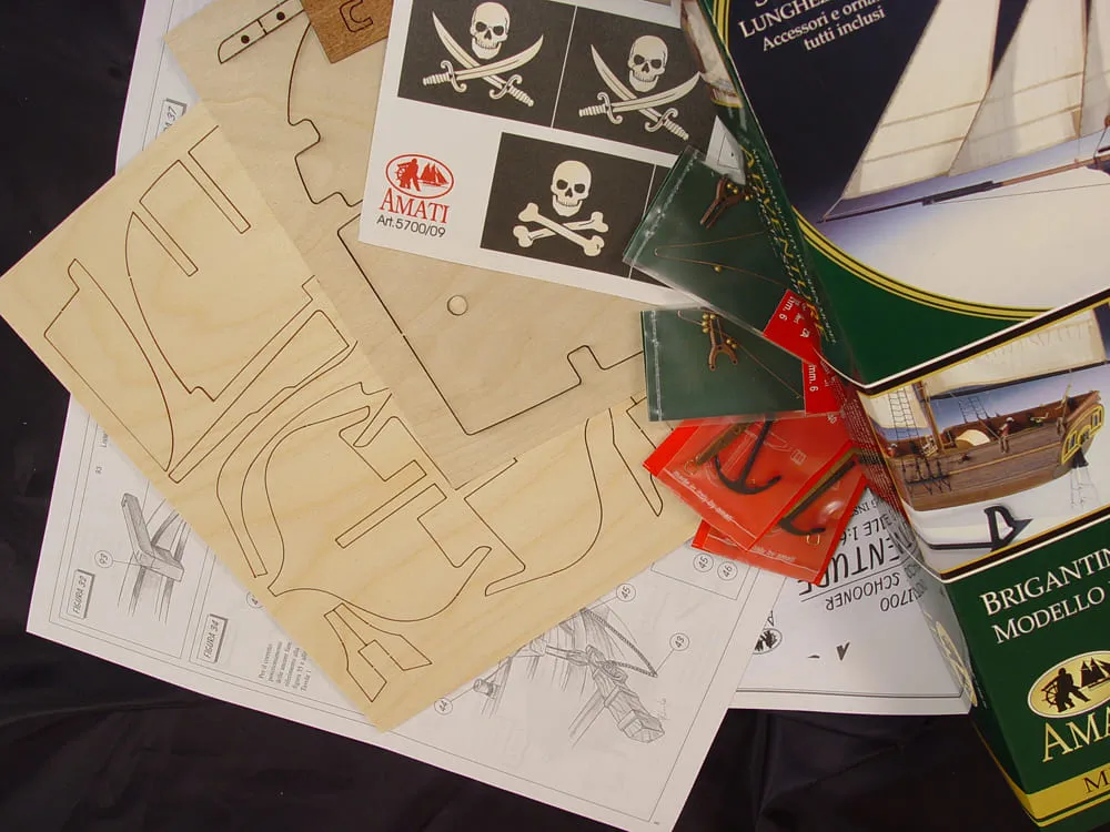 модель корабля Adventure pirate schooner