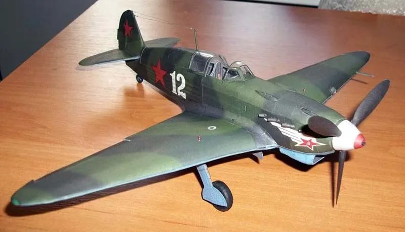 Модель из картона Истребитель 1942