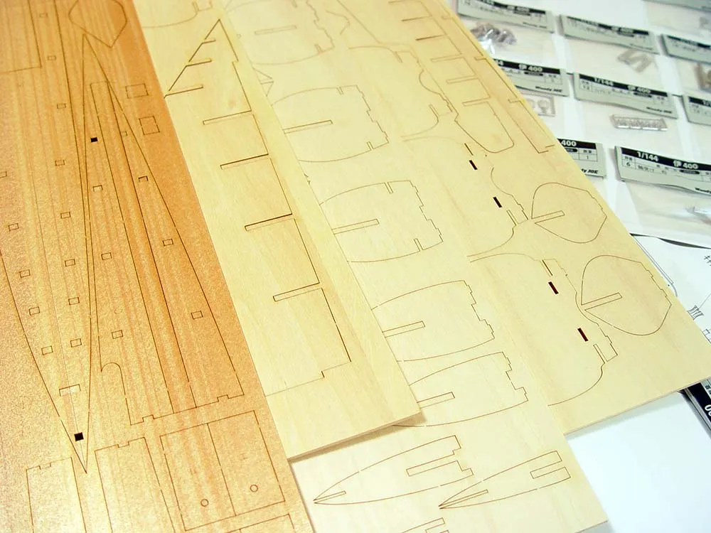 Подводная лодка – авианосец I-400 + (Полный набор инструментов, клея и лак)