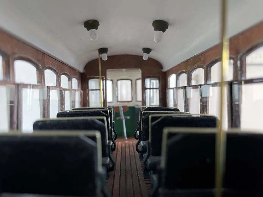 Сборная модель трамвая Lisboa + (Полный набор инструментов, клея и краски)