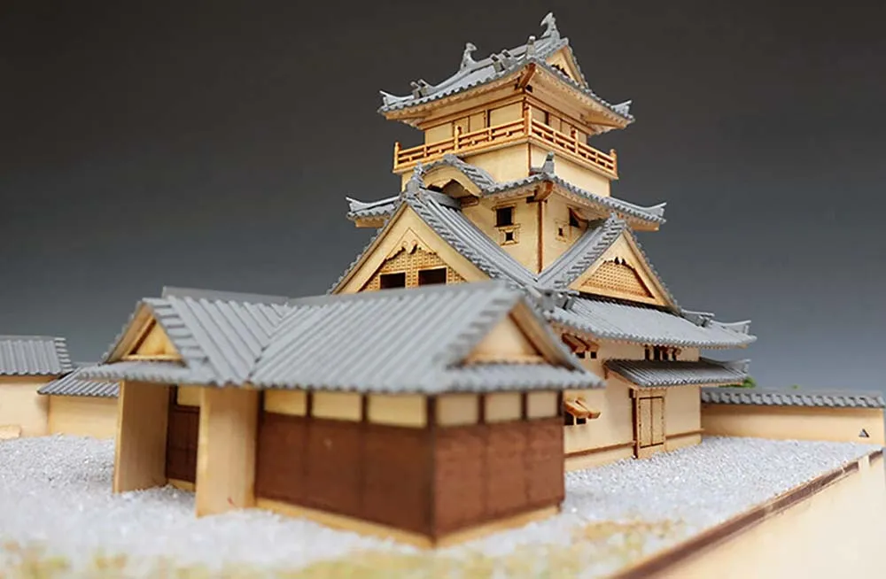 Замок Kochi-Jo + (Стартовый набор инструментов)