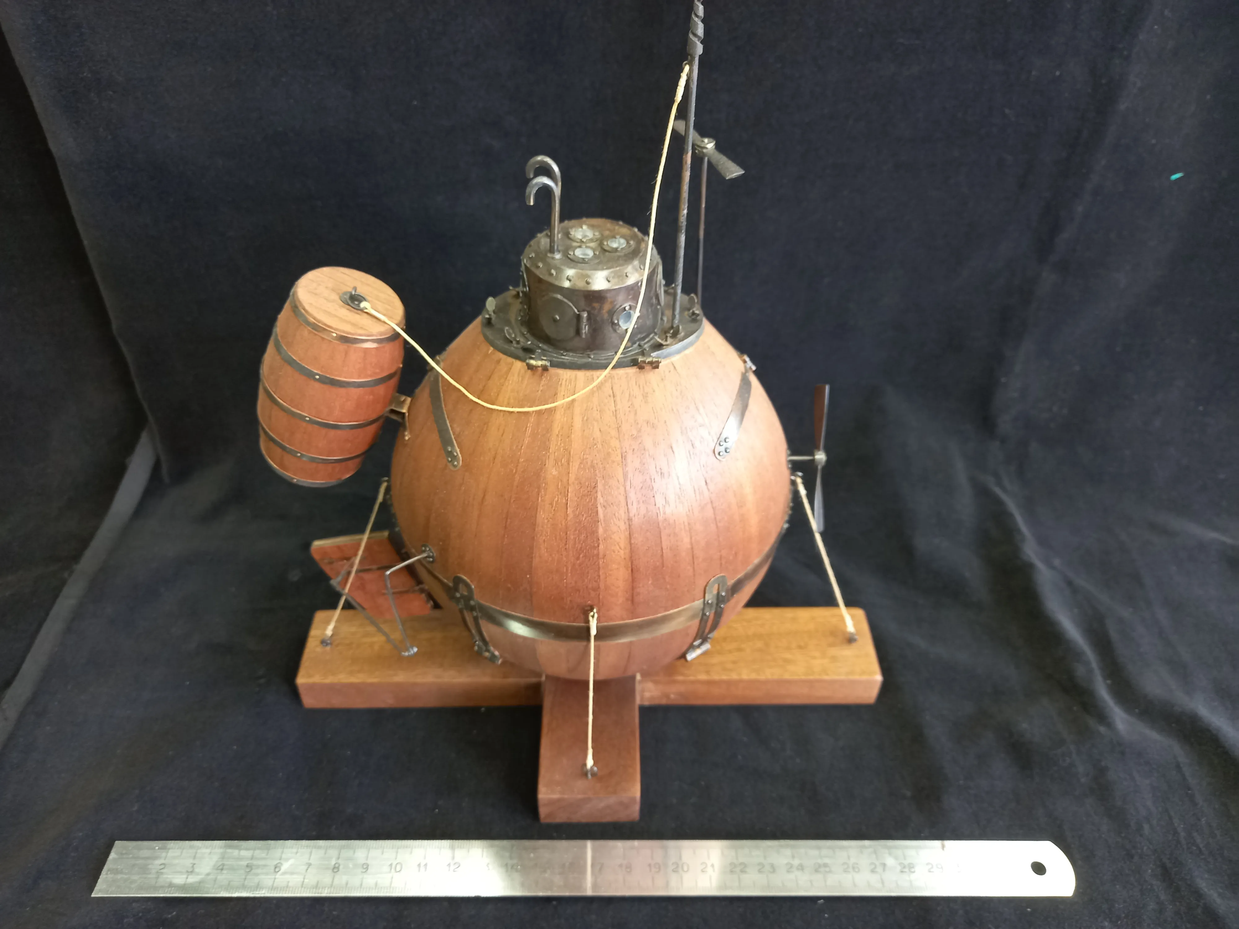 Модель корабля Подводная лодка "ЧЕРЕПАХА" Д. Бушнелла 1776 г. - Верфь на Столе