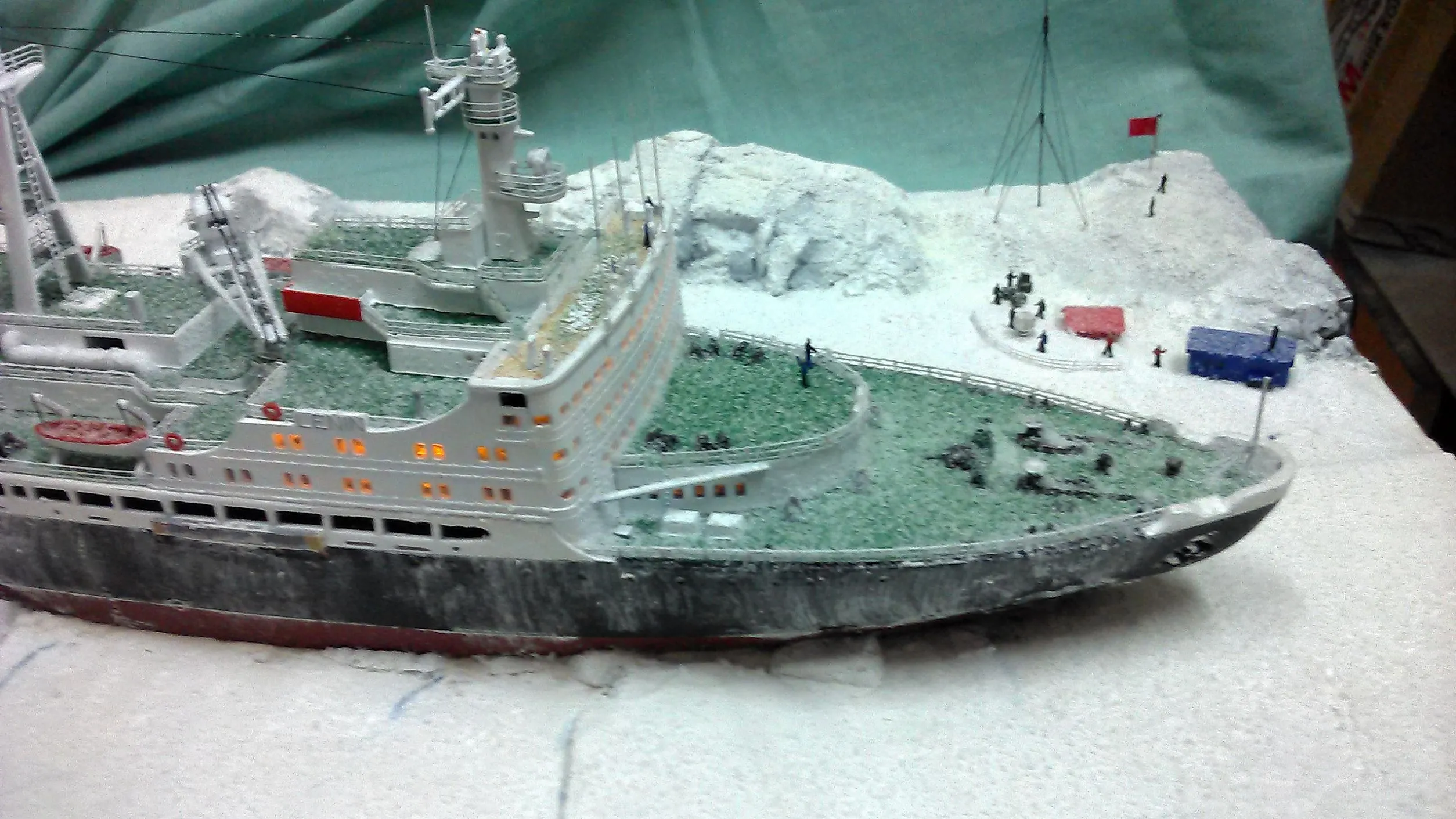 Модель корабля Ледокол «Ленин» во льдах - Верфь на Столе