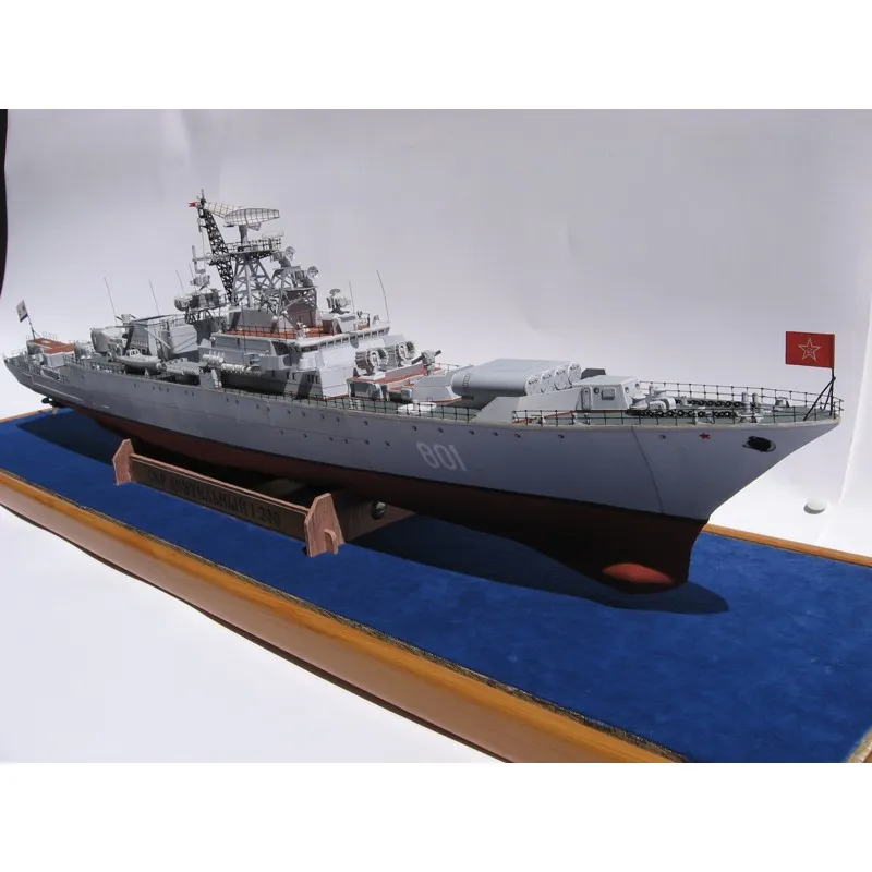 Модель из картона сторожевой корабль проекта 1135 "Деятельный", СССР 1975 г