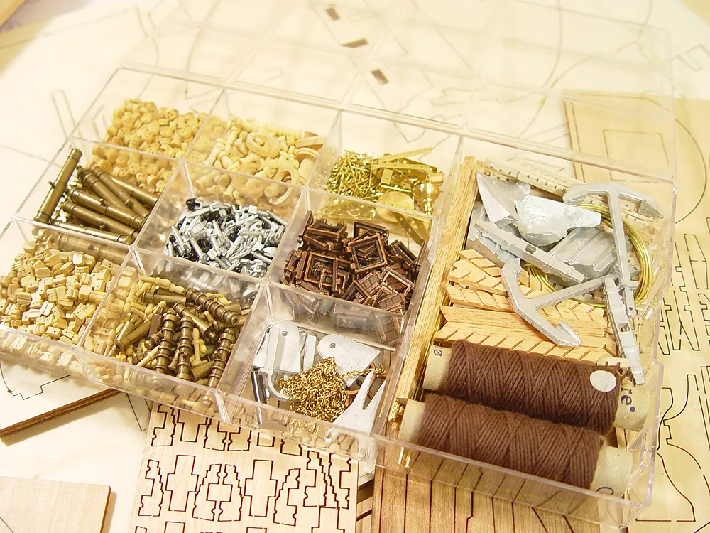 Фрегат Mercedes (Мерседес) + (Полный набор инструментов, клея и краски)