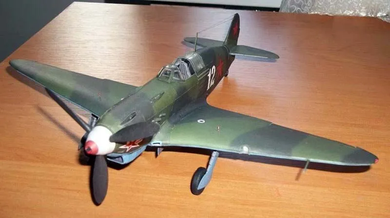 Модель из картона Истребитель 1942