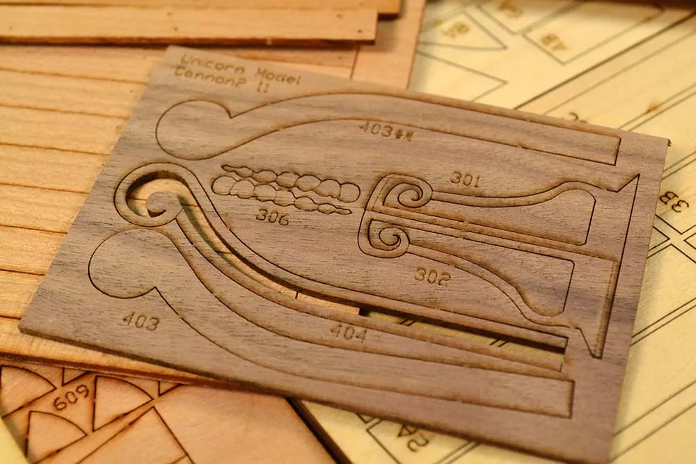 модель пушки 8-фунтовая пушка на палубе