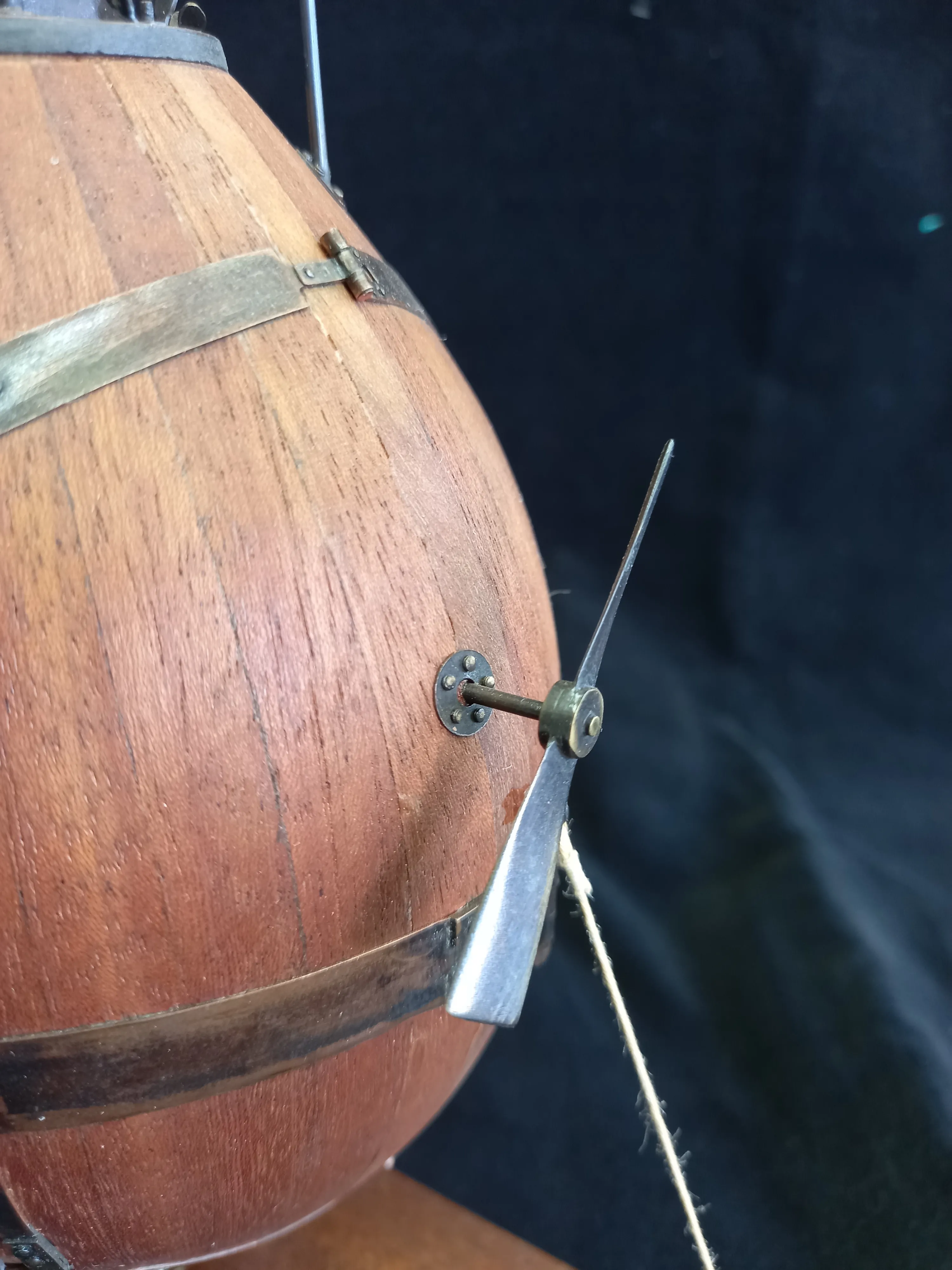 Модель корабля Подводная лодка "ЧЕРЕПАХА" Д. Бушнелла 1776 г. - Верфь на Столе