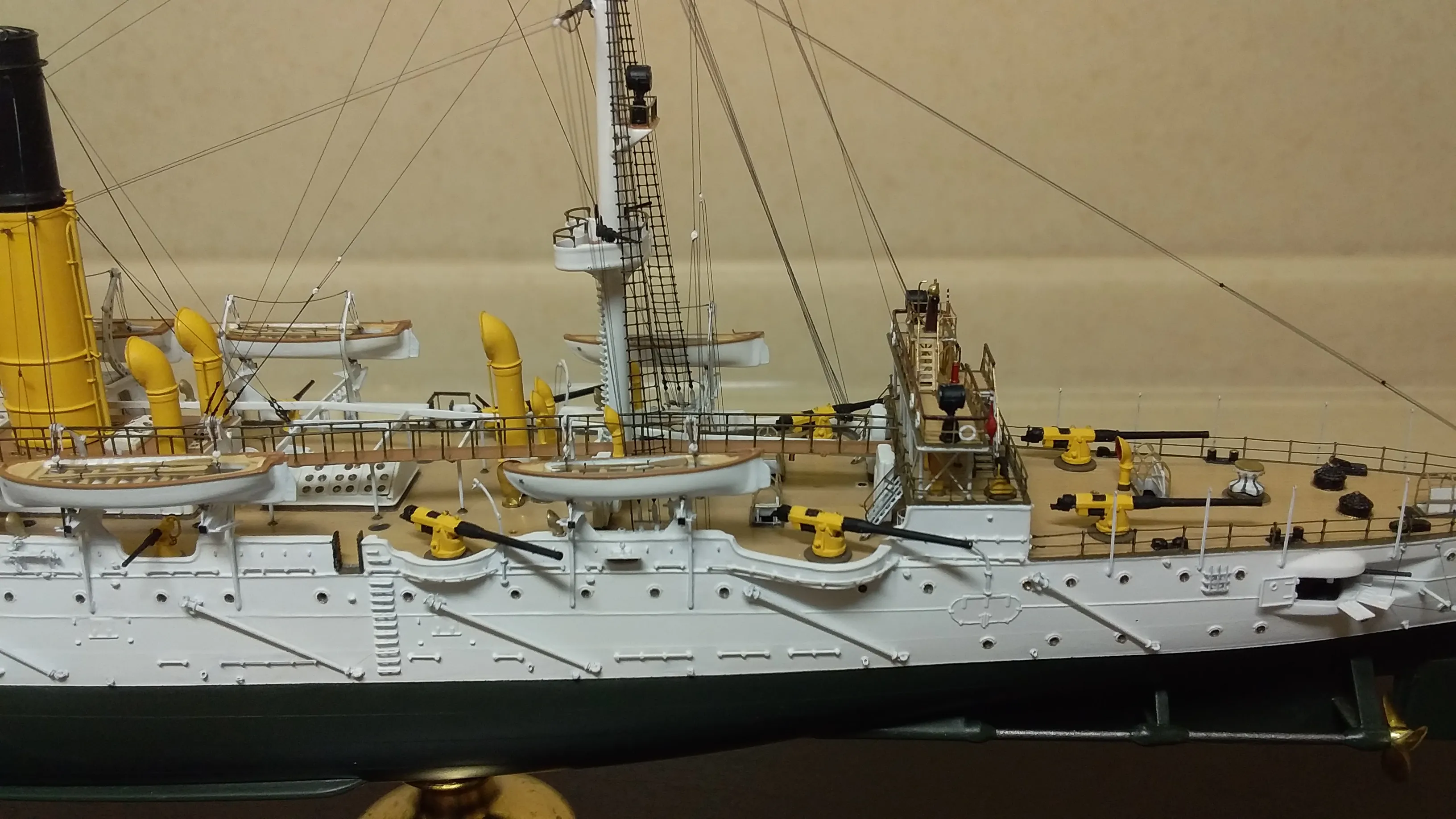 Модель корабля Бронепалубный крейсер 1 ранга «Варяг» - Верфь на Столе