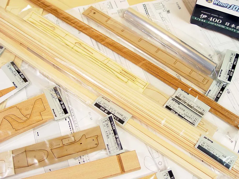 Подводная лодка – авианосец I-400 + (Полный набор инструментов, клея и лак)