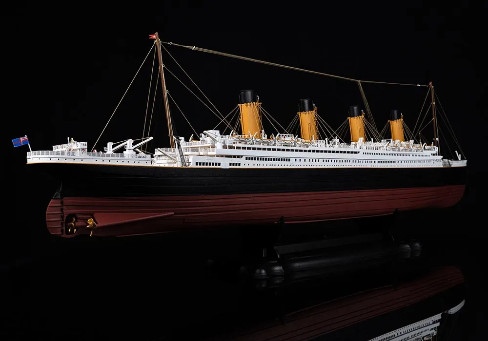 RMS TITANIC (Титаник) + (Полный набор инструментов, клея и краски)