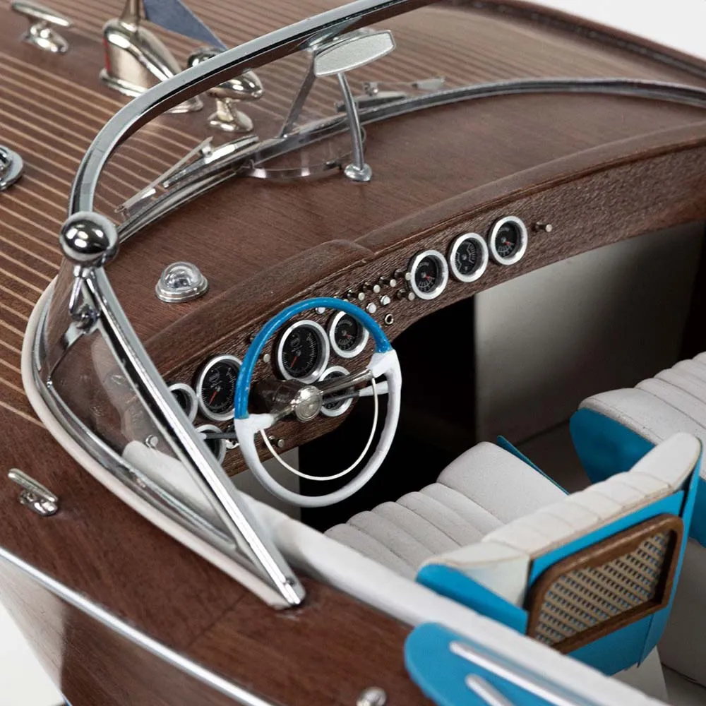 Сборная модель моторной лодки Riva Aquarama 1970