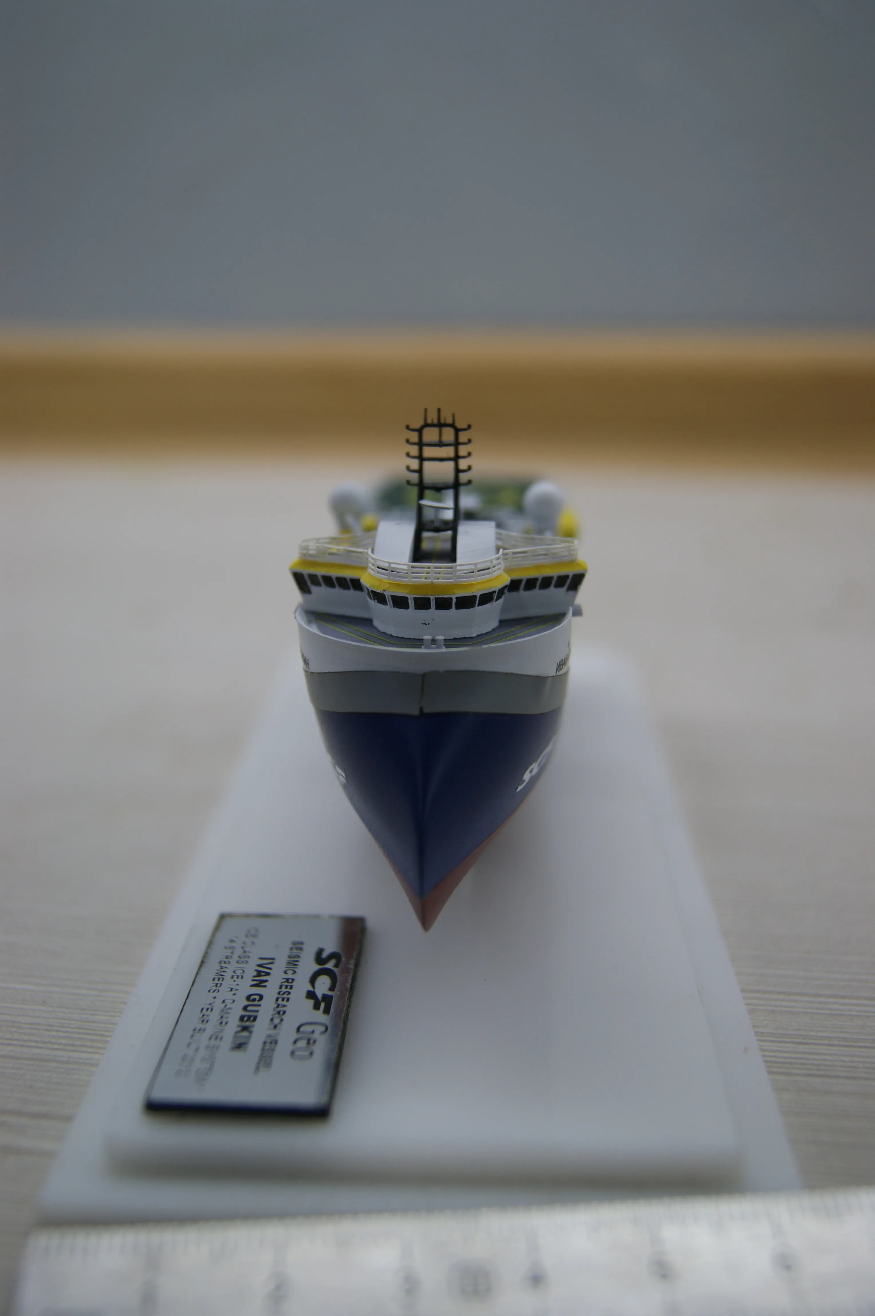 Модель корабля Научно-исследовательское судно «Иван Губкин»  - Верфь на Столе