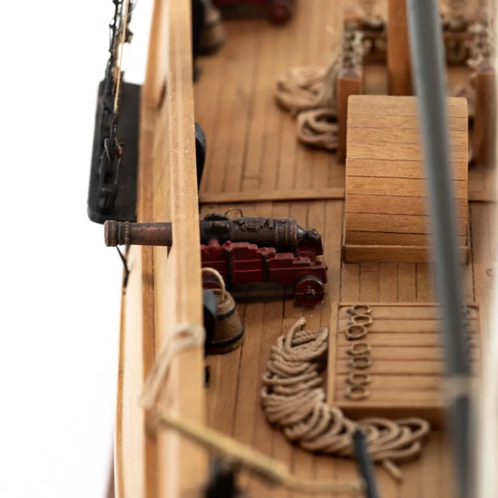 модель корабля Adventure pirate schooner