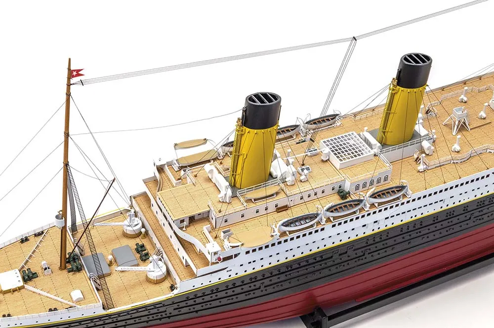 Титаник (RMS Titanic) + (Полный набор инструментов, клея и краски)