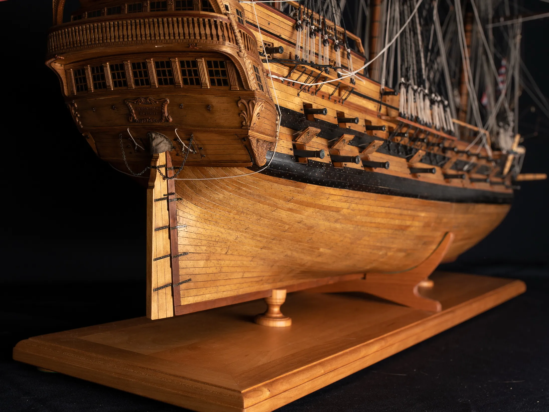 Модель корабля Bonhomme Richard - Верфь на Столе