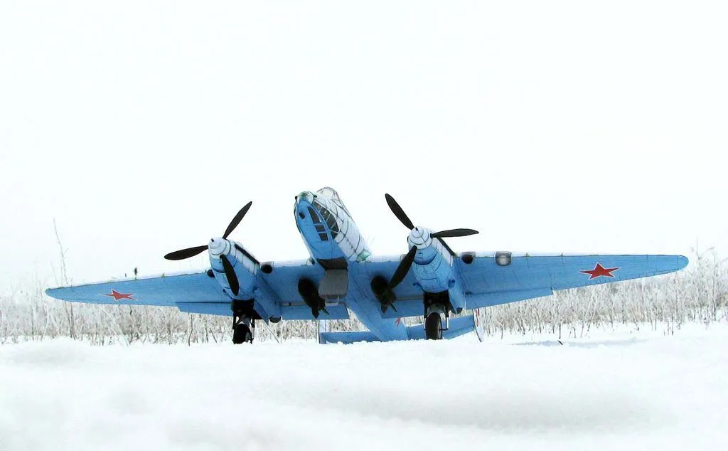 Модель из картона Тяжелый истребитель