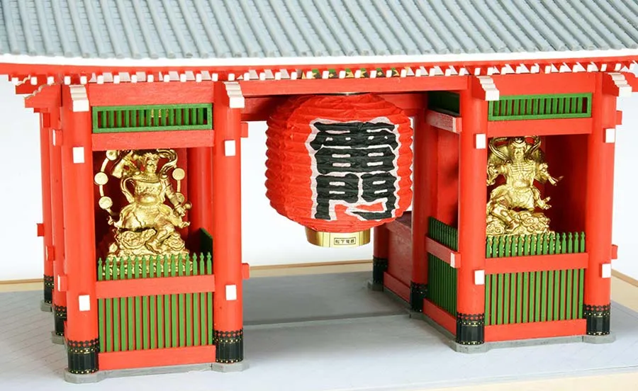 Главные ворота Senso-Ji Kaminarimon