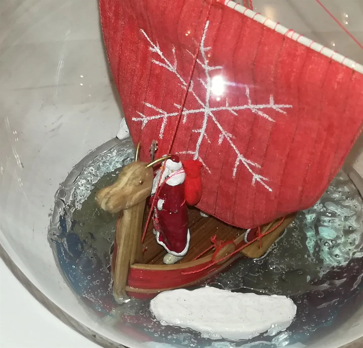 Модель корабля композиция в елочном шаре “Дед Мороз везет подарки”  - Верфь на Столе