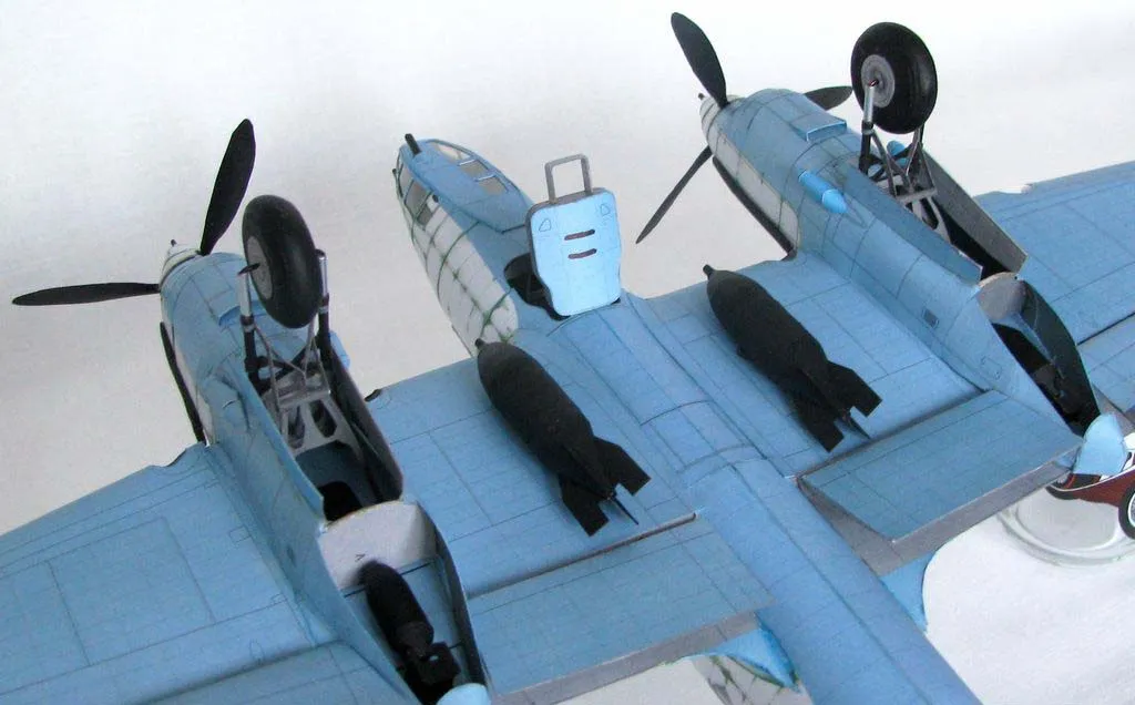 Модель из картона Тяжелый истребитель