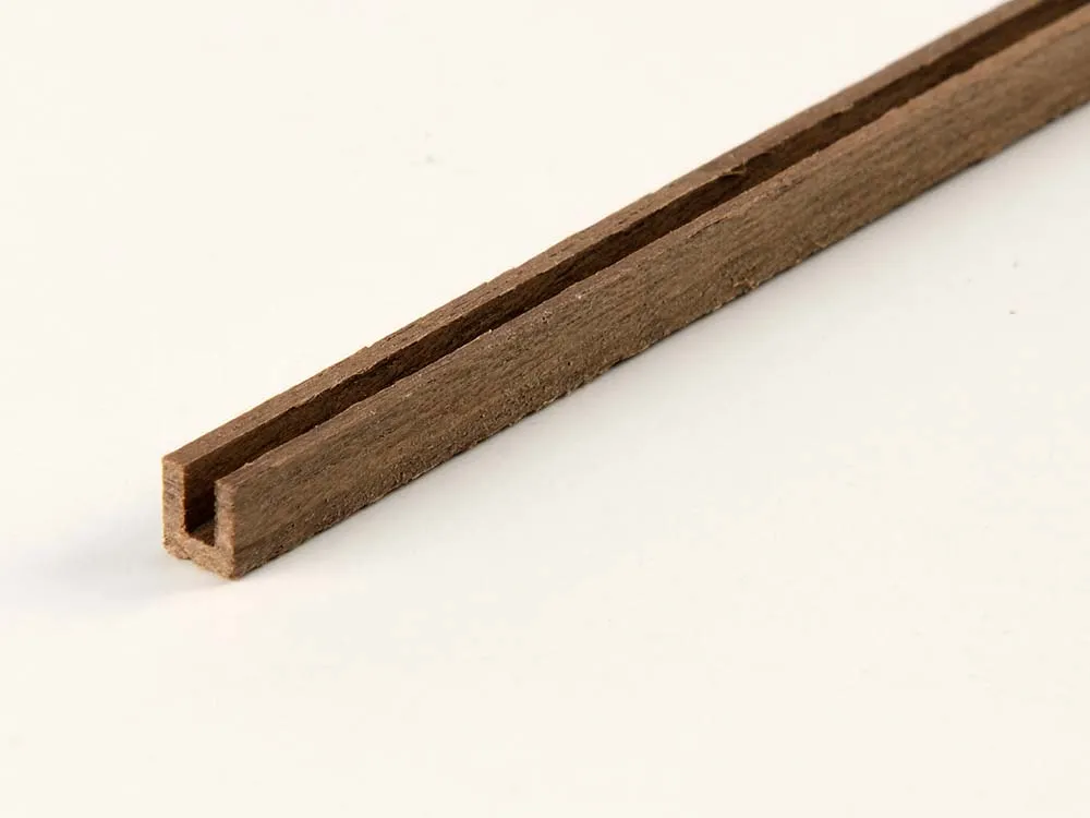 Рейка U-профиля, орех, 5х5 мм, 2 шт
