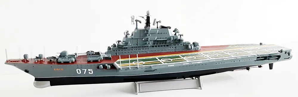 Модель из бумаги ТАК "Киев", СССР, 1975 год