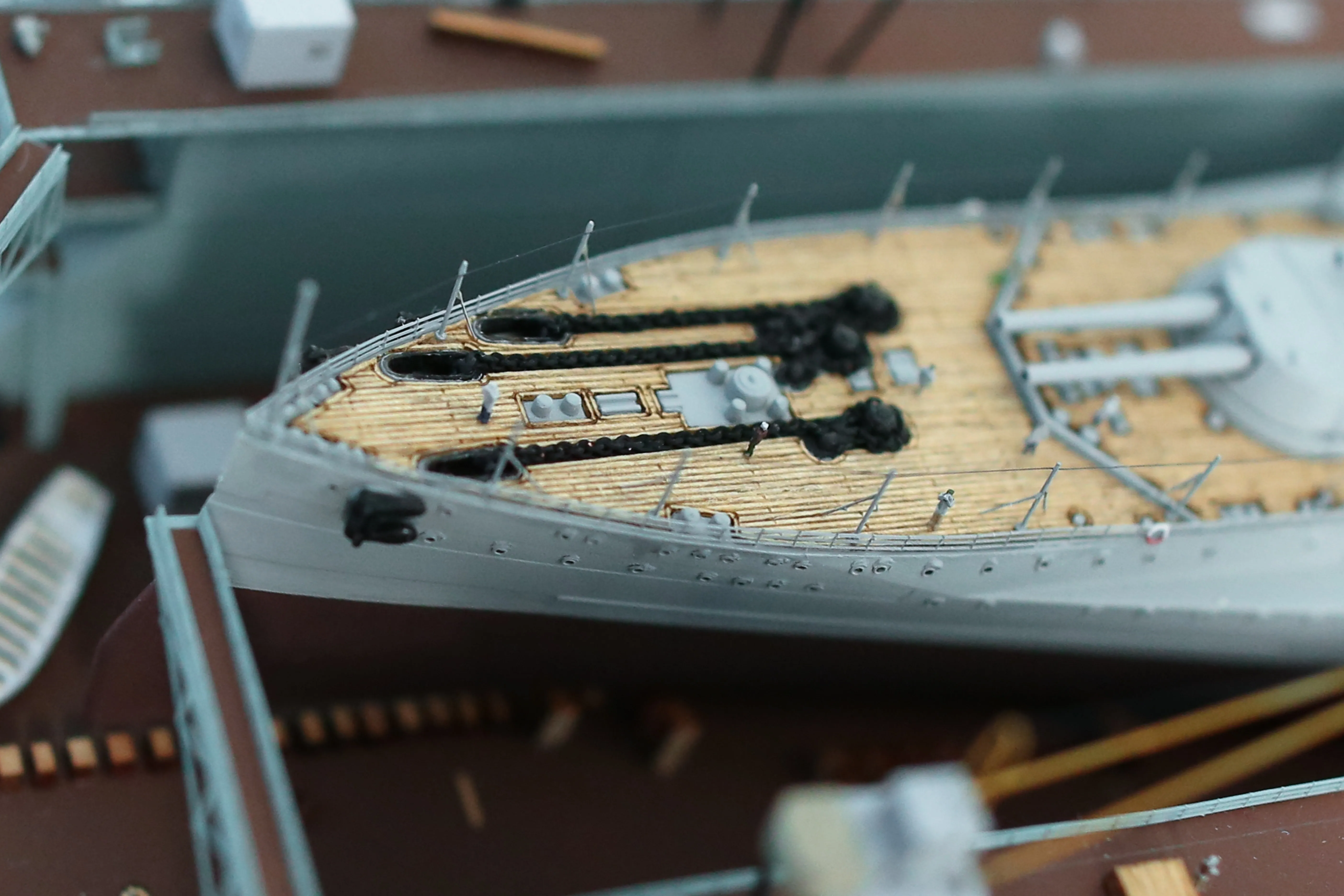 Модель корабля Линкор "Квин Элизабет" в доке - Верфь на Столе