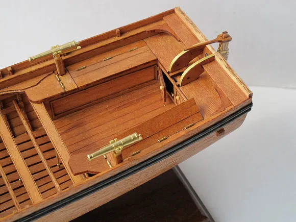 модель корабля для сборки Longboat Armed For War