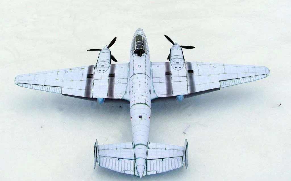 Модель из картона Тяжелый истребитель