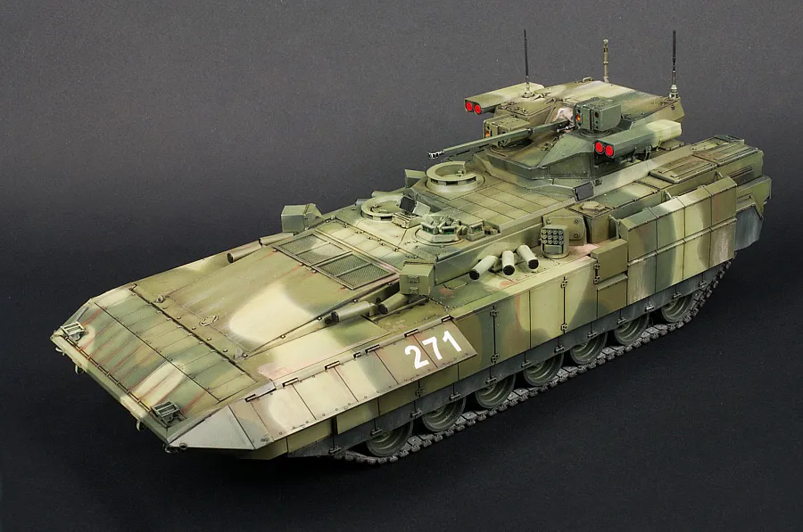 Российская тяжелая боевая машина пехоты ТБМПТ Т-15 "Армата"
