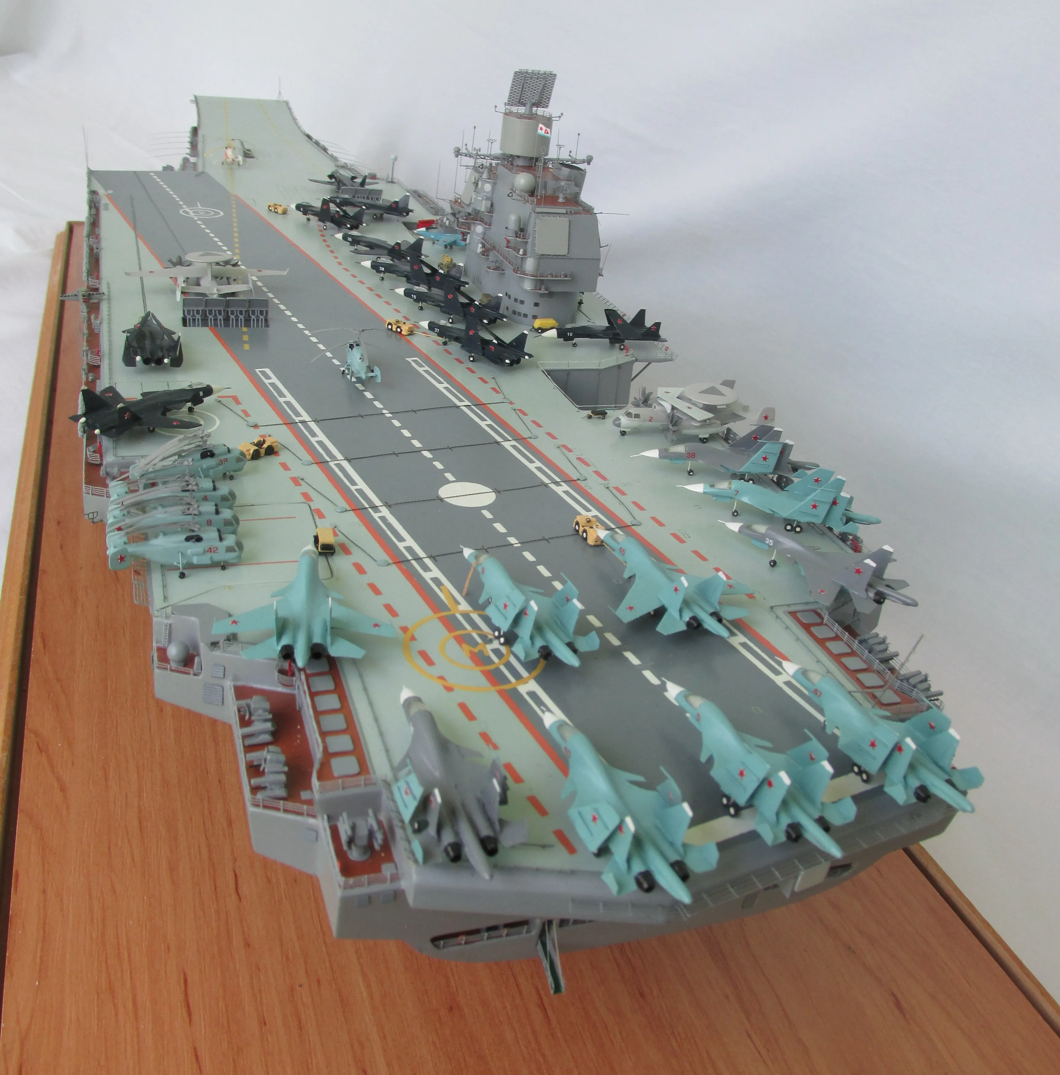 Модель корабля Авианесущий крейсер "Ульяновск" - Верфь на Столе