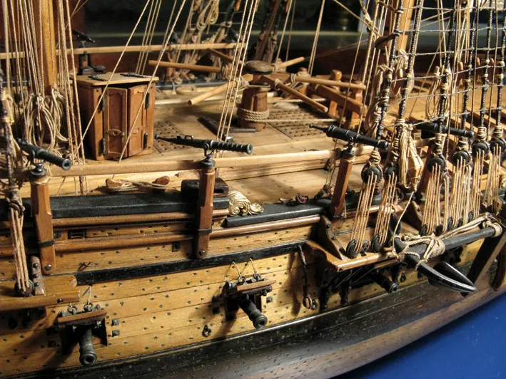 Модель корабля LA SALAMANDRE - Верфь на Столе