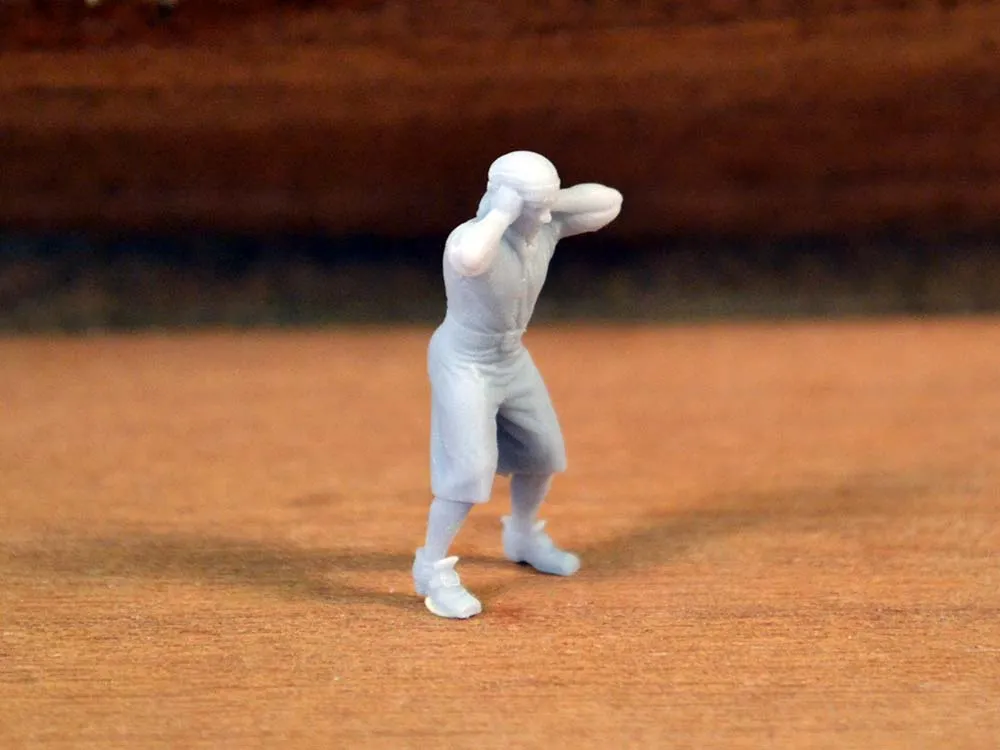 Фигурка матроса, закрывающего уши перед выстрелом, 21 мм