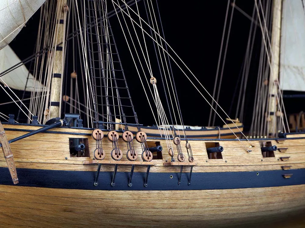 Бригантина Феникс улучшенная + (Премиум комплект декора и инструментов)