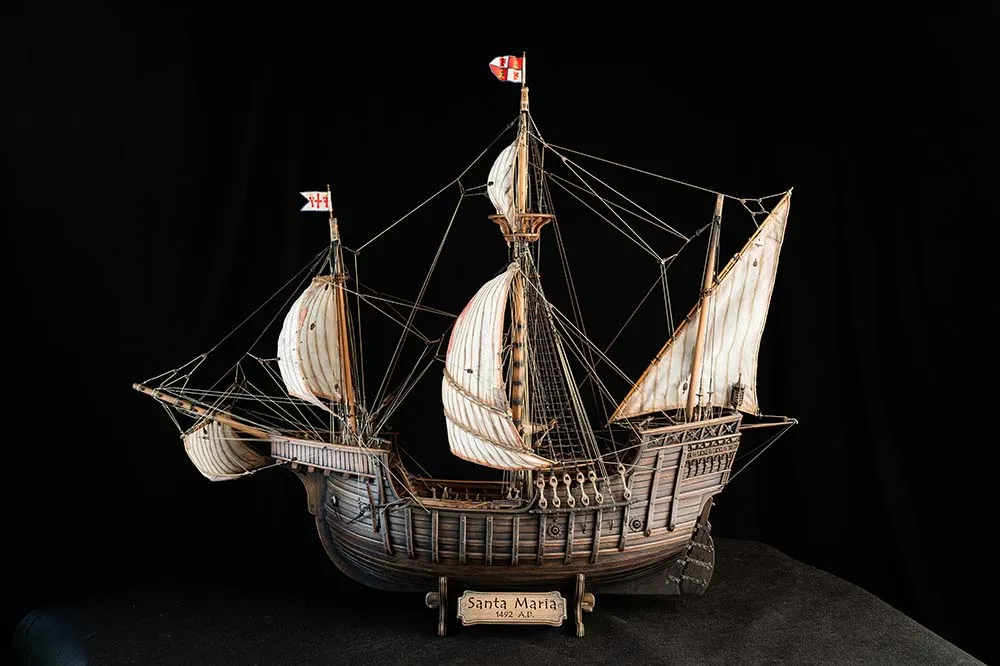 Santa Maria + паруса, подставка и стапель