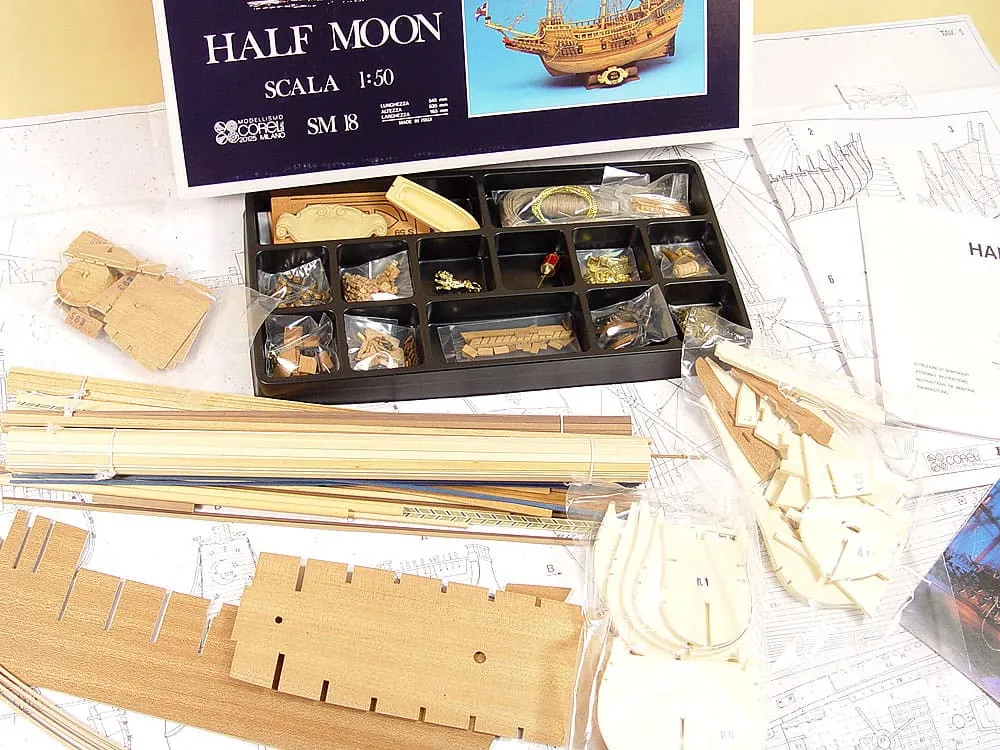 деревянная модель корабля Half Moon