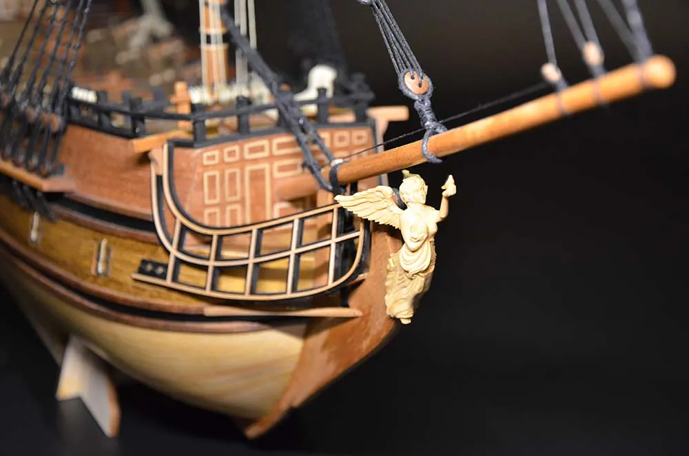 модель корабля для сборки Black Pearl (Черная Жемчужина), большая версия
