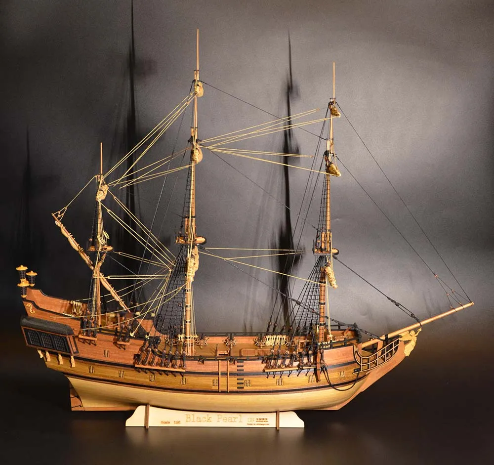 модель корабля для сборки Black Pearl (Черная Жемчужина), большая версия