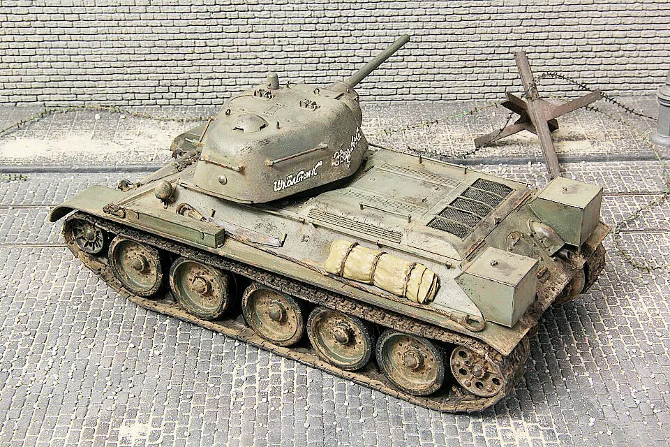 Советский средний танк "Т-34/76" обр.1943г. УЗТМ