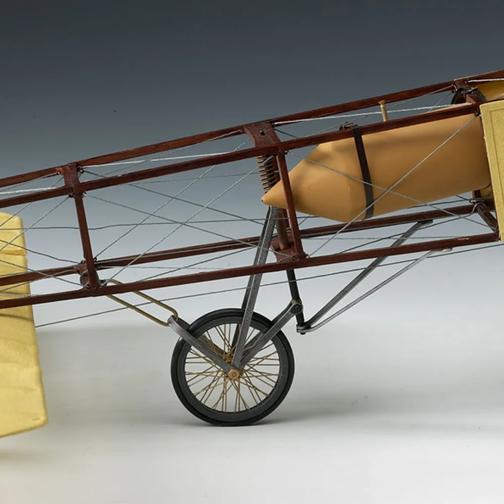 модель самолета Bleriot XI