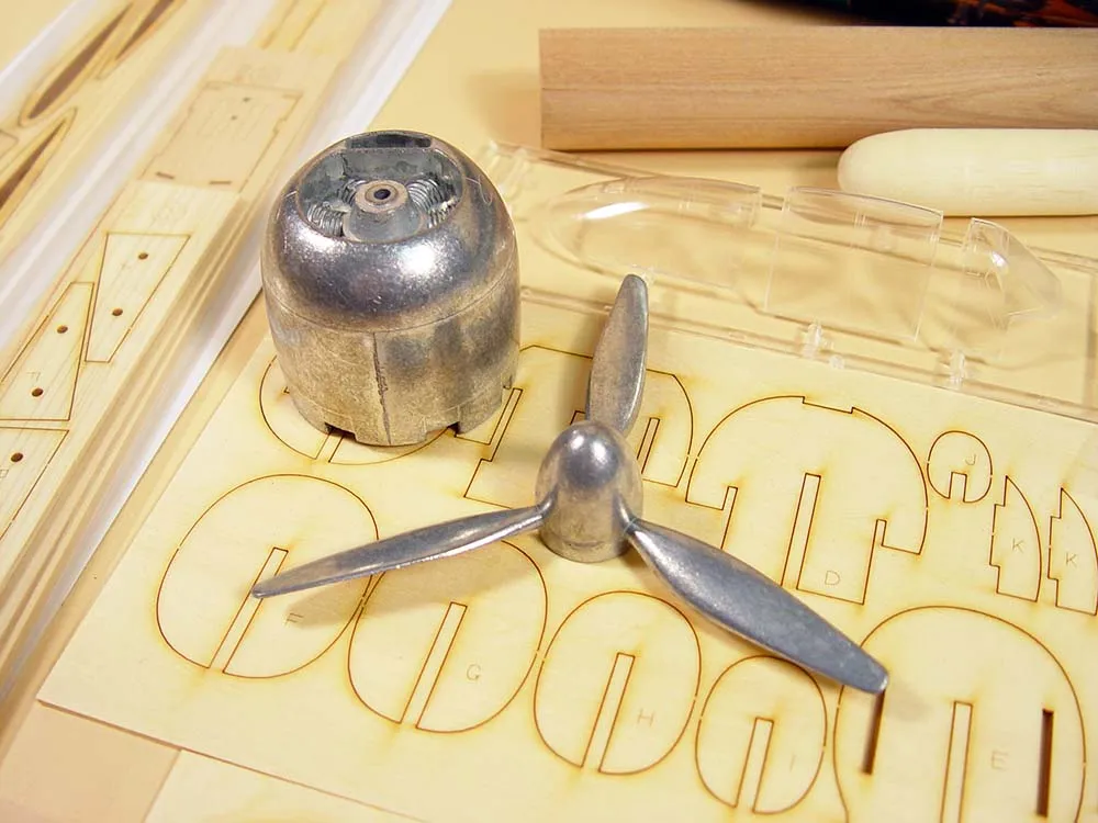 модель самолета Zero