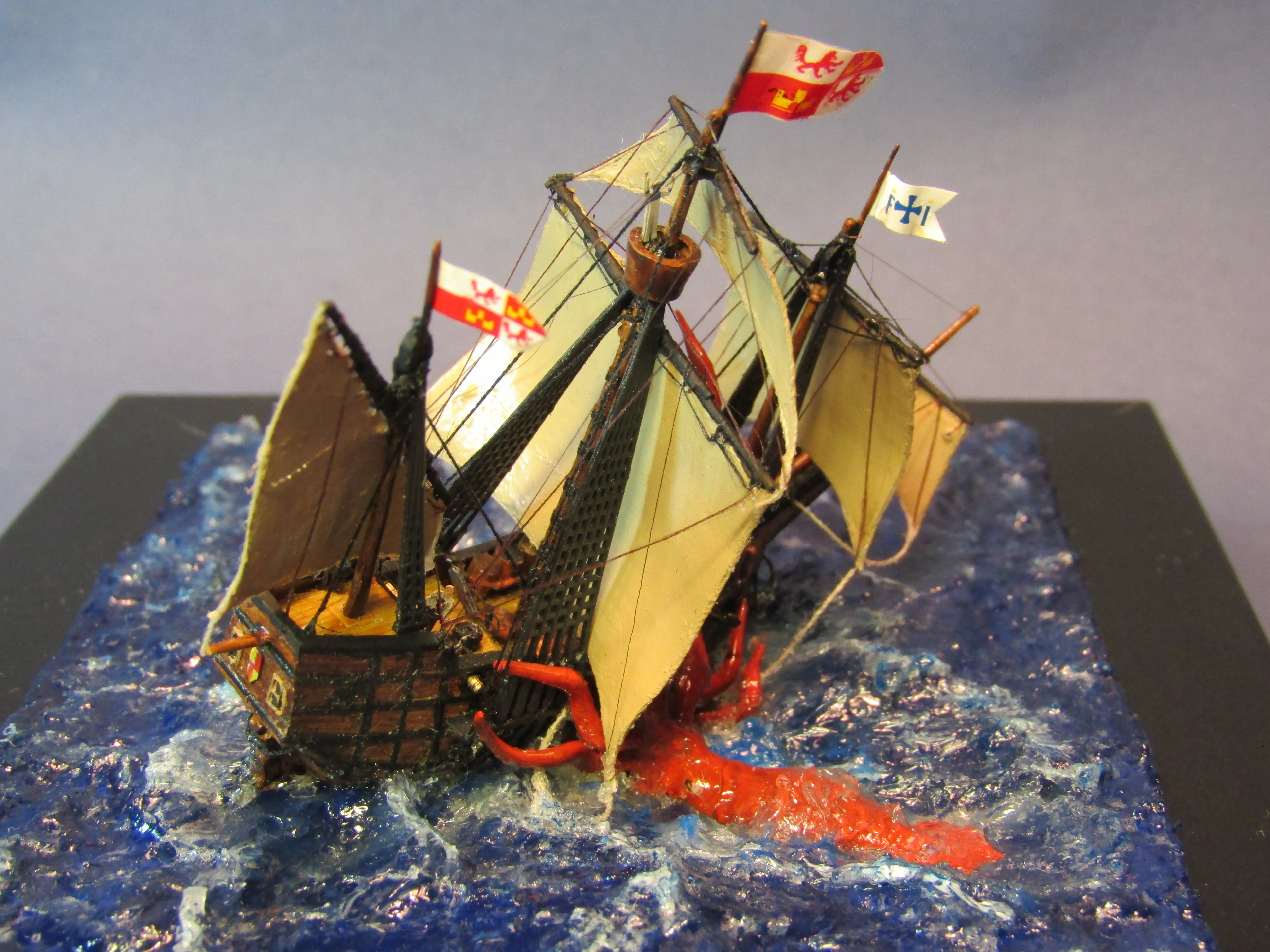 Модель корабля Каракка “Santa Maria” и Кракен - Верфь на Столе