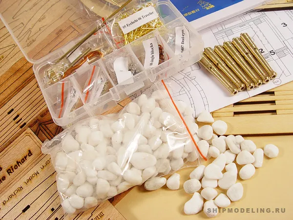 модель корабля для сборки Bonhomme Richard сечение, версия вишня