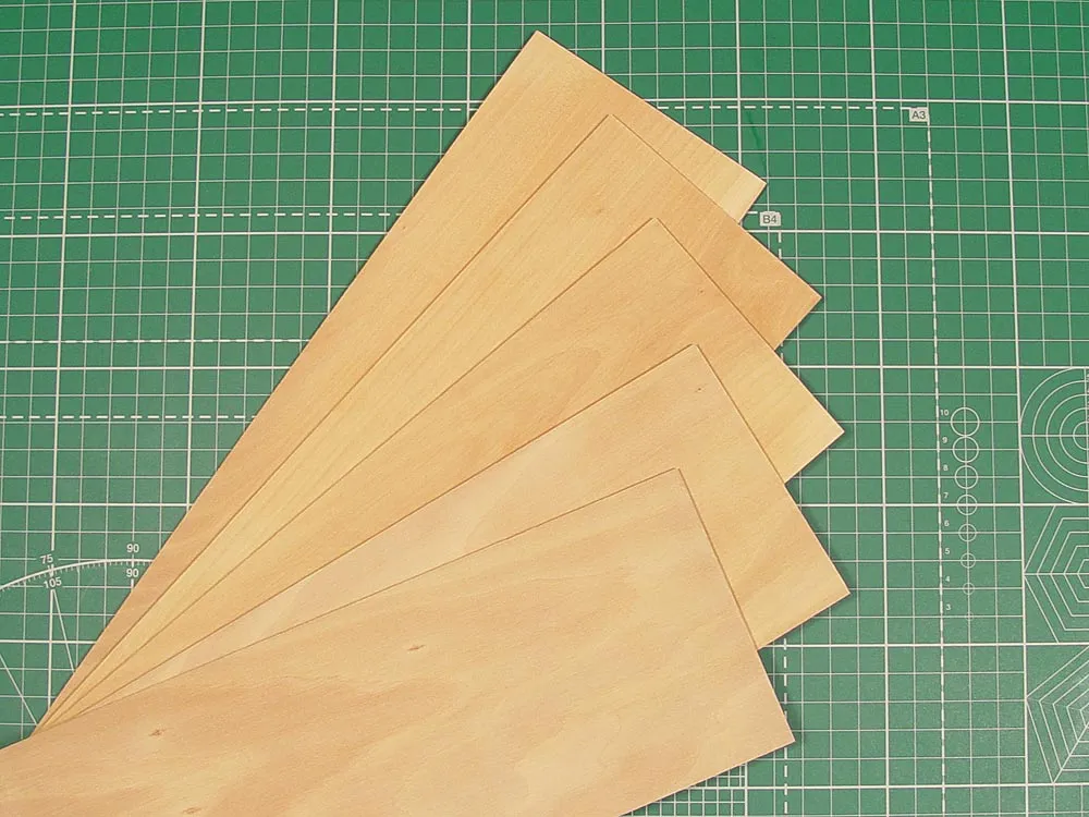 Лист розовая груша 3x70 мм